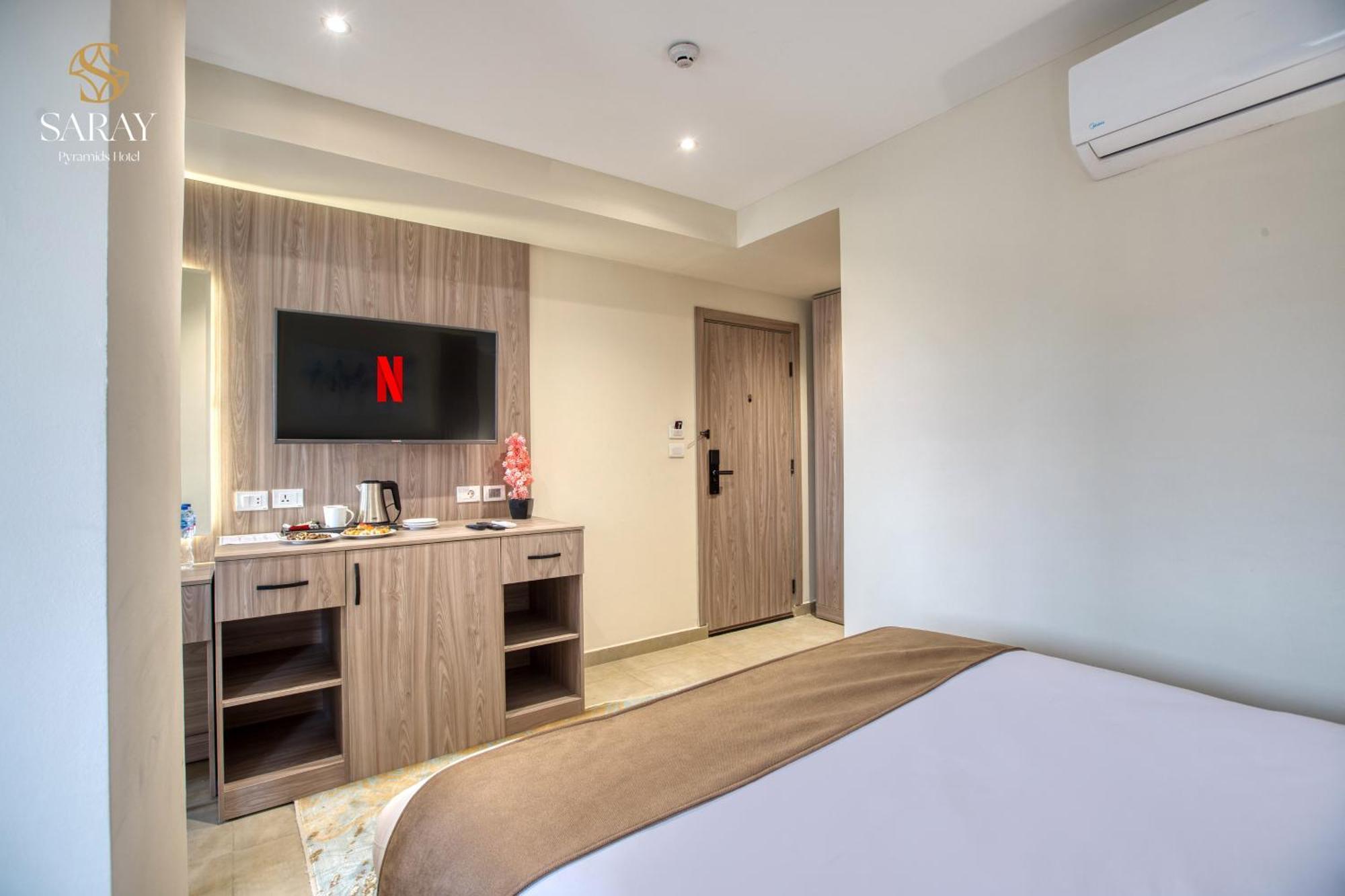 Saray Pyramids & Museum View Hotel Kafrat al Jabal Room photo